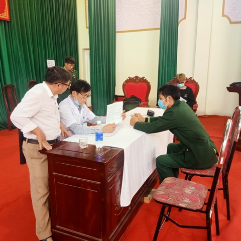 Ban chỉ huy quân sự xã Gia Vân tổ chức khám sức khỏe nghĩa vụ quân sự cho công dân nhập ngũ năm 2021